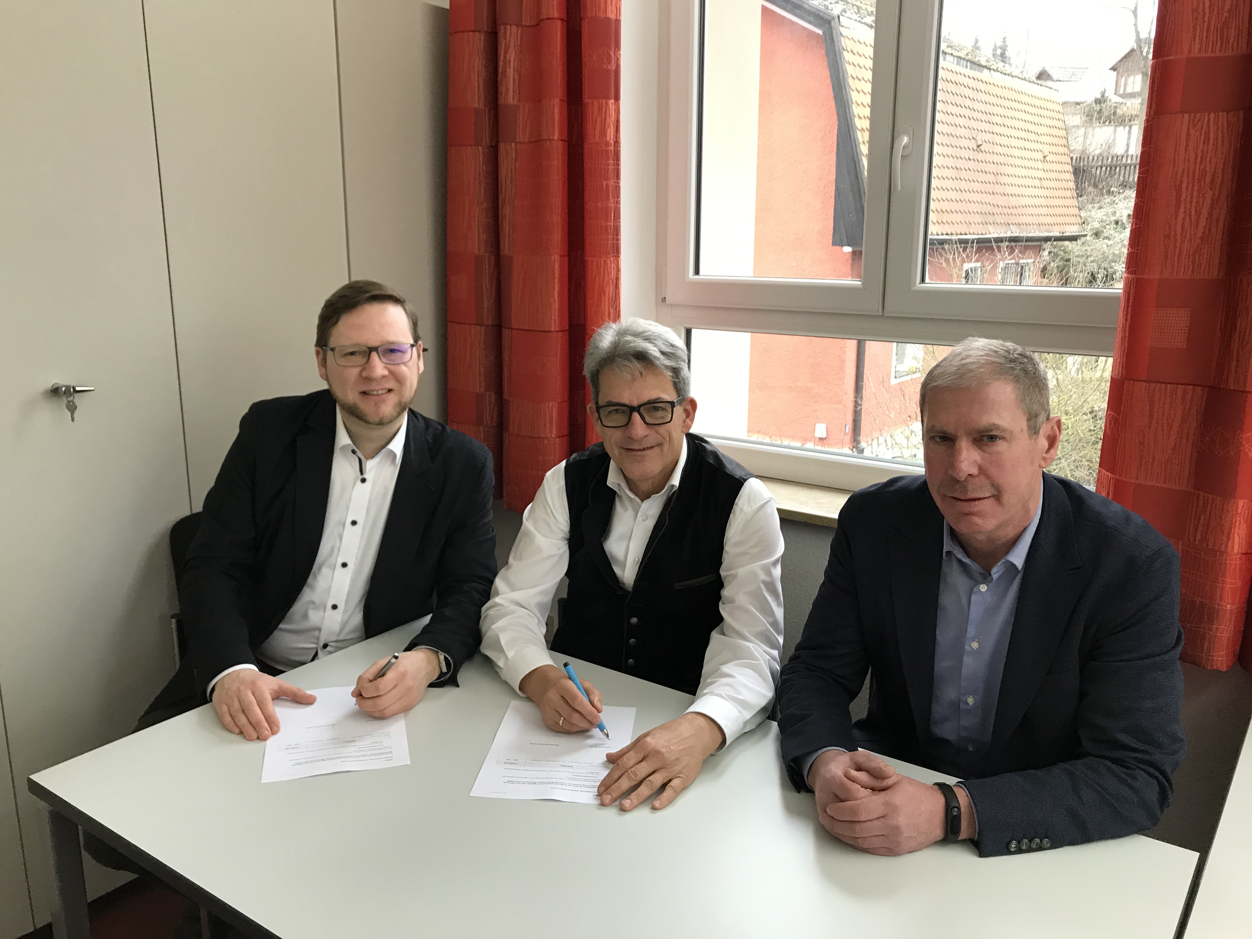 Neuer Konzessionsvertrag mit Bayernwerk AG: Verstärkung des Stromnetzes und Erdverlegung der 20 kV-Leitungen in Konstein, Münchsried und Eglsee von 2020 bis 2022